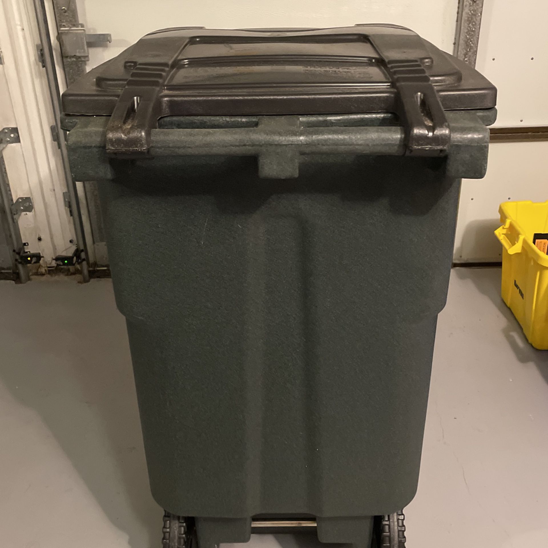 STERILITE Swing Lid Garbage Can, Black Lid & Base, 13.2 gallon /50L for  Sale in Prospect Heights, IL - OfferUp
