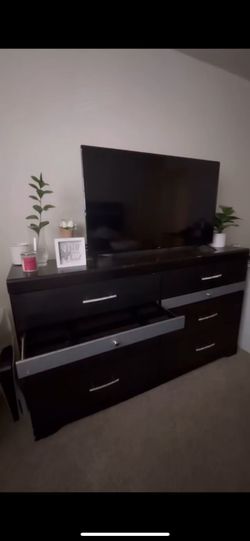 Dresser And Bed frame Set