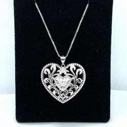 14k 14kt White Gold filigree puff Heart Necklace Size 16” Brand New