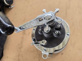 Daiwa Sealine 400H conventional saltwater star drag reel
