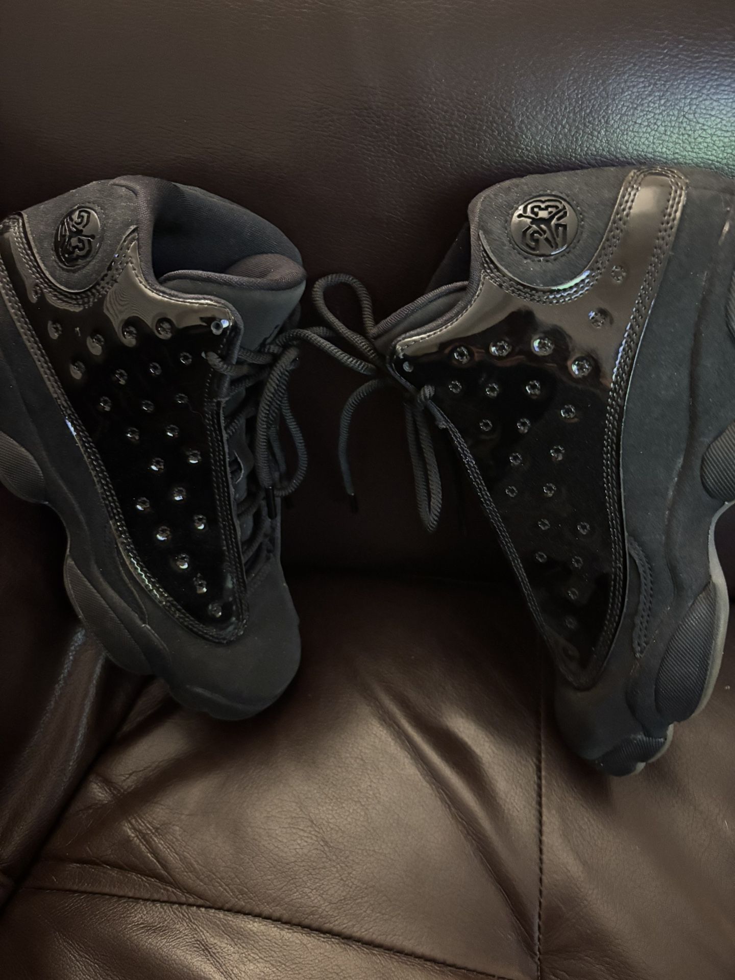 Retro Air Jordan’s - size Y 6 - LIKE NEW