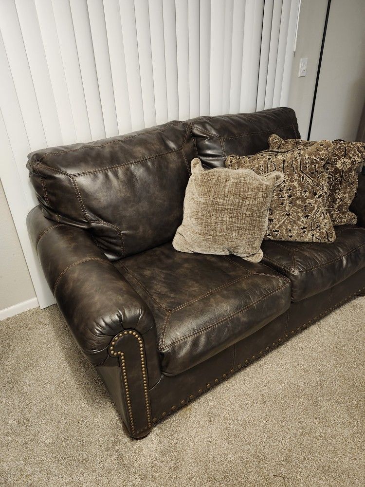 Sofa/love Seat And Coffee Table