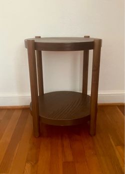 Solid Wooden Heavy Round Table w/ Bottom Shelf