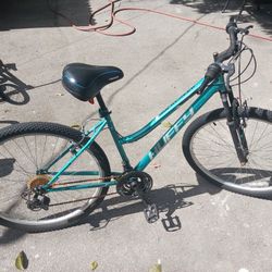 HUFFY ROCKCREEK.  ( NOT FREE)