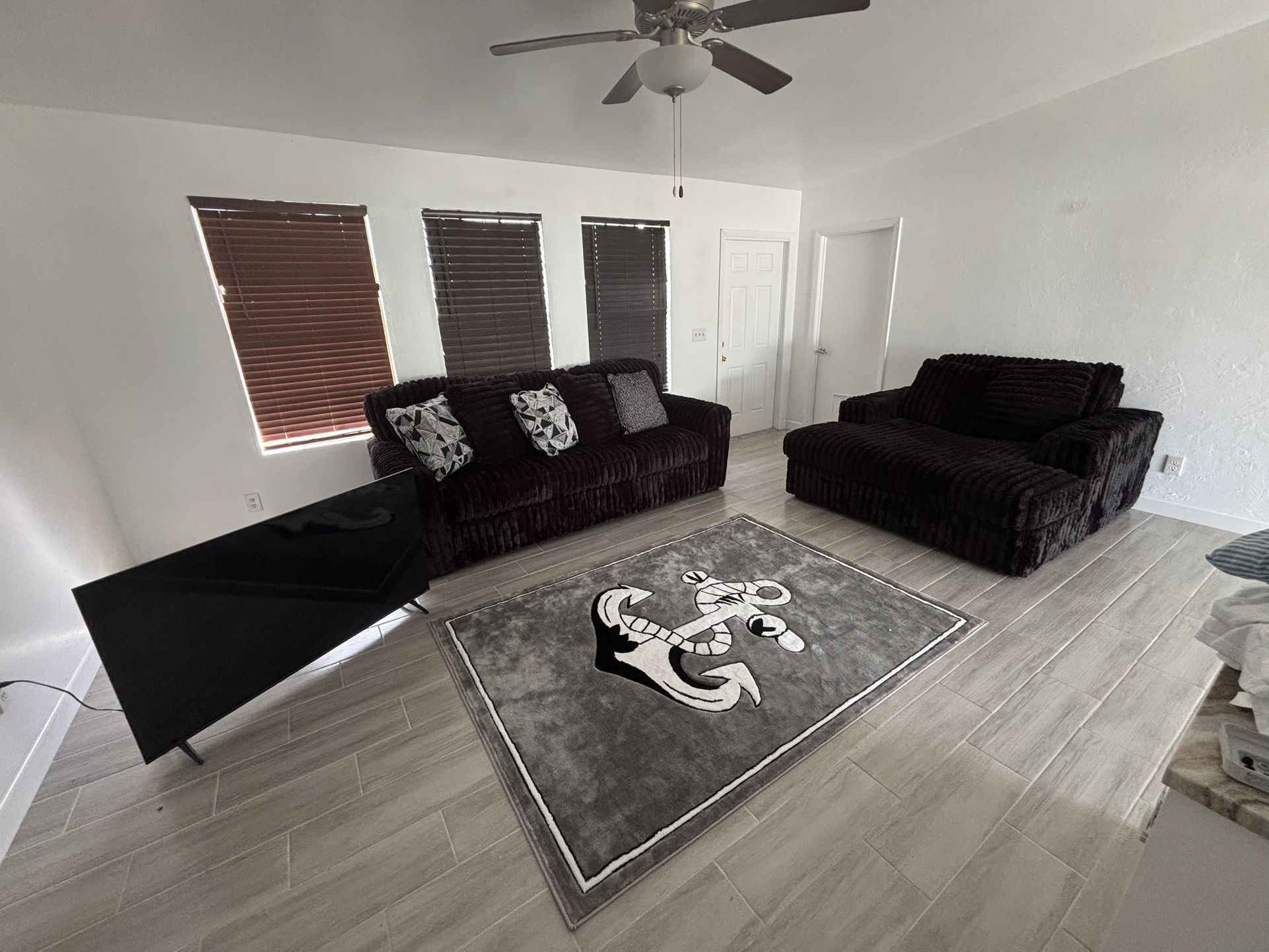 Black Comfort Couches 