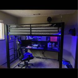 $450 Free delivery fresno n Clovis only Full Size Loft Bed With Built In Desk N Mattress & dresser n