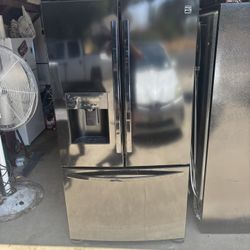 Very Clean Full Size Refrigerator