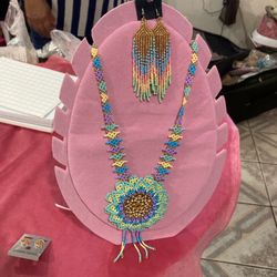 Set De Collar Y Aretes Artesanales