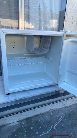 Mini fridge