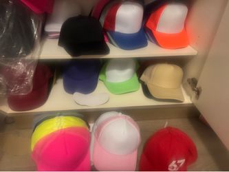 Heat press machine, 75 hats and 5000 labels