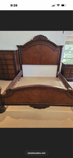 King size bed