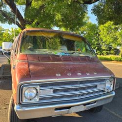1977 Dodge Tradesman 200