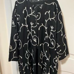 Embroidered black kaftan 