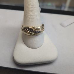 14k Gold Rings Diamond Around It 8.7 Grams If You Are Interested Please Ask For Maribel Thank You 