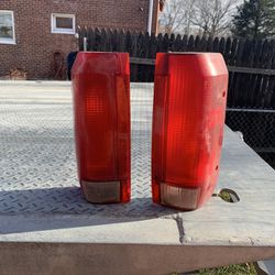 92-96 Ford F150/ Bronco tail lights
