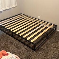 Platform Queen Bed Frame With Sheet Set