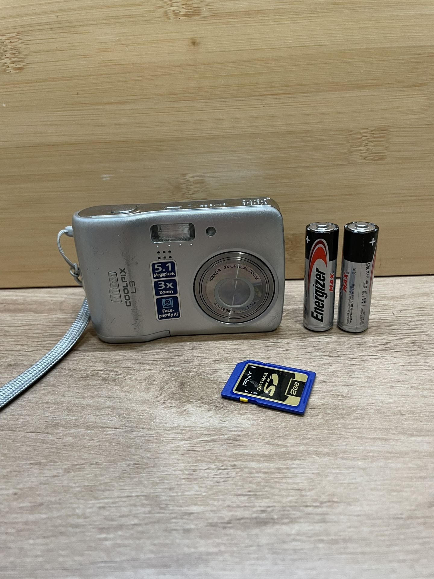 Nikon coolix l3 silver digital camera 5.1MP tested works