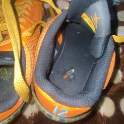 Basketball shoes