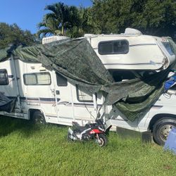 2000 Coachmen RV …. Must Sell Runs 