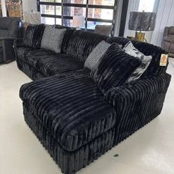 OM• $38 Initial • Brand New Midnight Madness Black Sectional With Chaise
