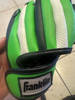 SIZE 8.5 Child Franklin Green White Black Baseball T Ball Glove