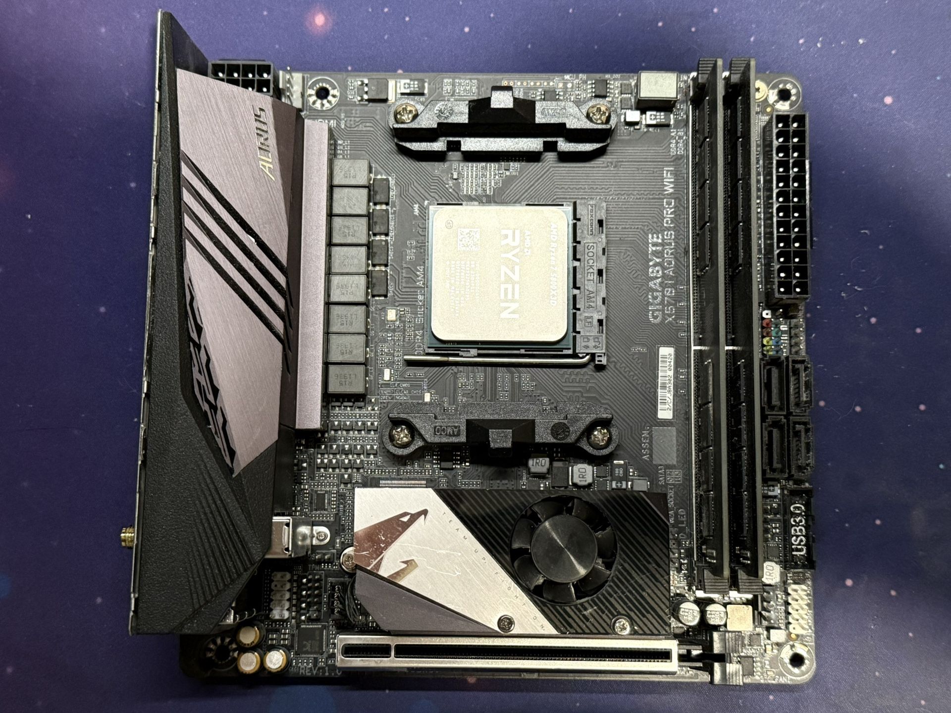 AMD Ryzen 5800X3D / Gigabyte X570 I / 64GB DDR4