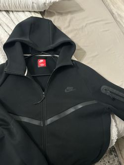 Black Nike Tech