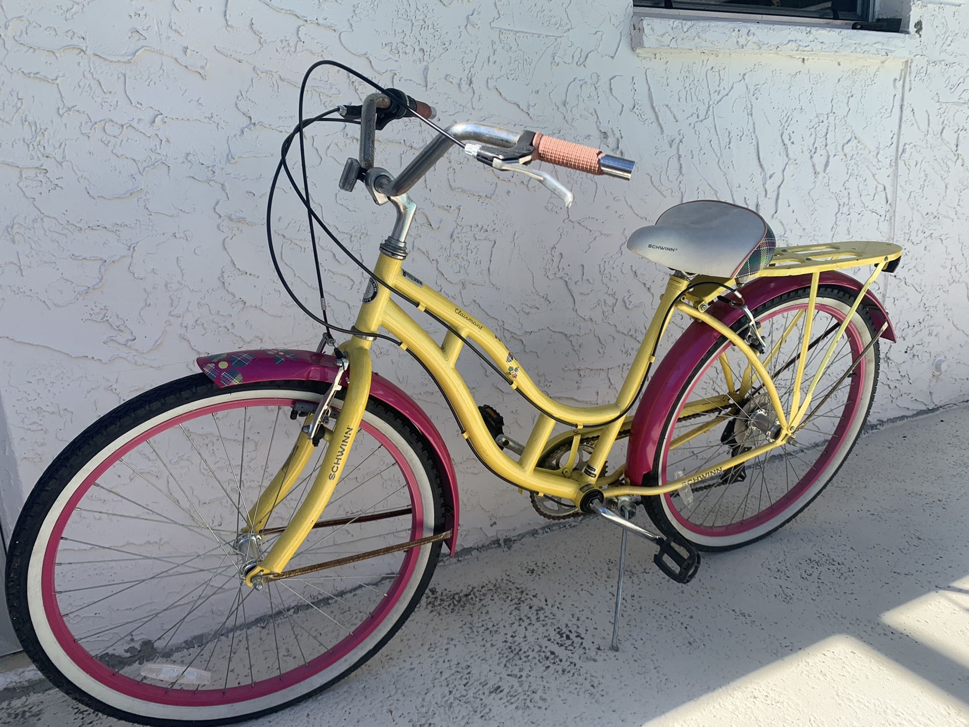 Schwinn Claimont 7sp 26” Womens beachcruiser - Main Image