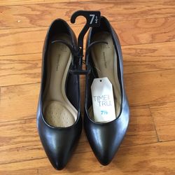 NWT Women Heeled Shoes Size 6.5