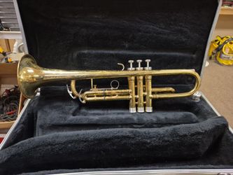 King 600 Trumpet With Mouthpiece
