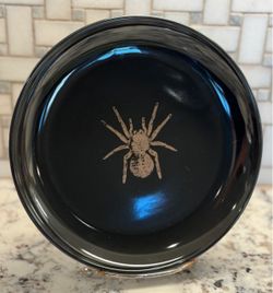 Set of 5 Anthropologie Black and Gold Spider appetizer Plates.