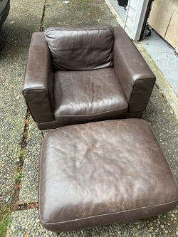 Brown Natuzzi Leather Chair