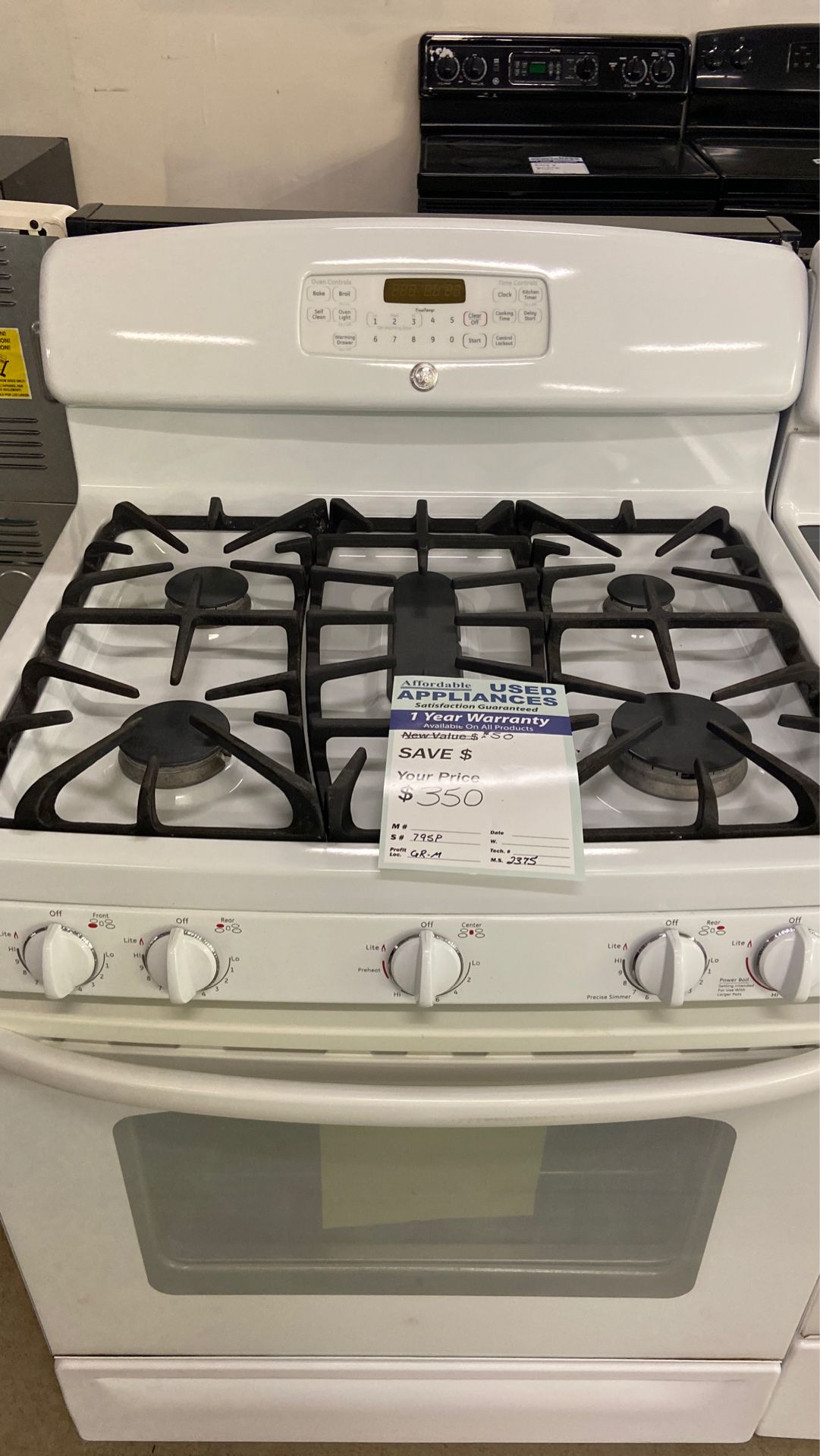 White Ge GAS range oven range works great