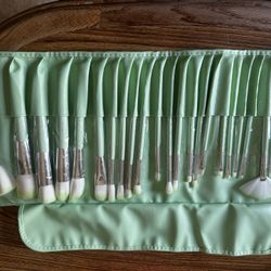 24 Pieces Makeup Brushes