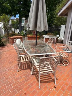 6’ Patio table with chairs and umbrella