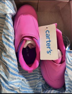 Soccer Shoes For Girls (Size 8)  In Box