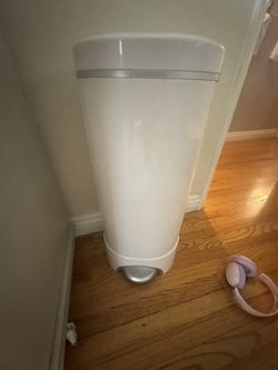 Munchkin Diaper Genie