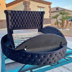 Queen bed/ NO MATTRESS