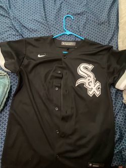 Jose abreu Chicago white Sox jersey extra large kids