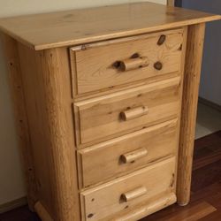 Pine Log Furniture 4 Drawer Dresser
