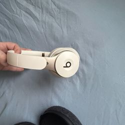 Beats Solo Pro