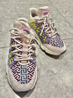 Versage shoes