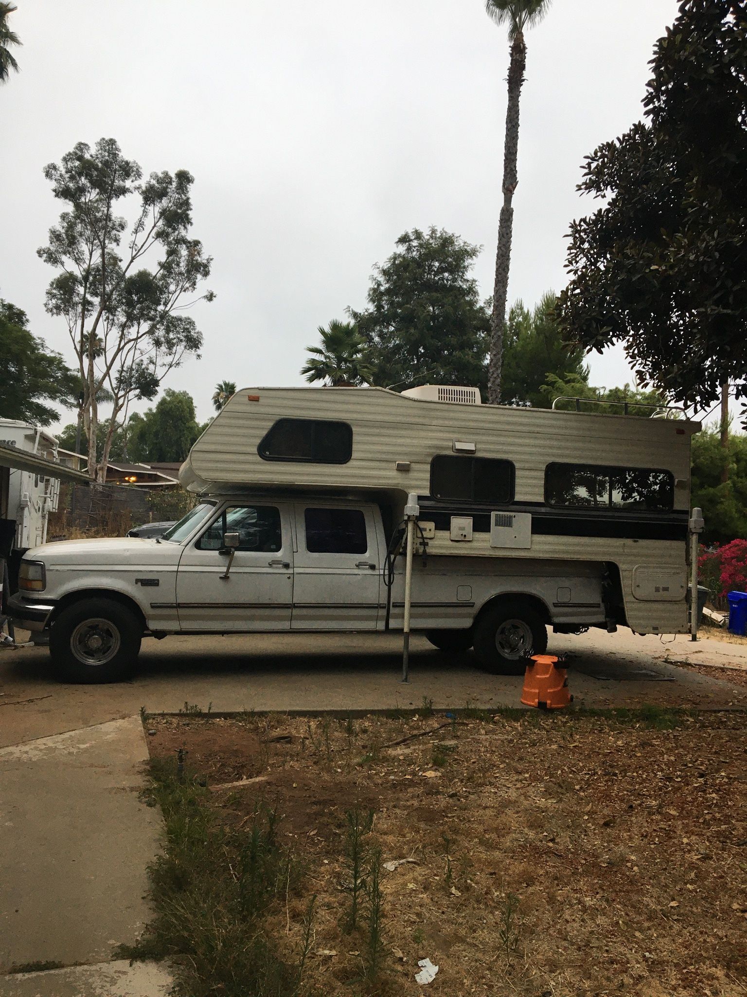 1992 Fleet wood Caribou Cab Over Camper