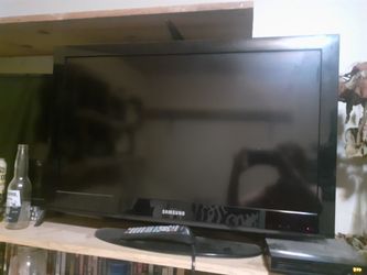 Samsung TV W/remote Not Smart