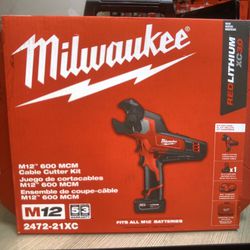 Milwaukee 2472-21XC M12 Cable Cutter Kit 600 Mcm
