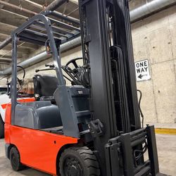 TOYOTA M7 forklift for sale EXCELLENT 