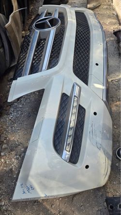 2010 Mercedes Benz Gl450 Front Bumper Cover only