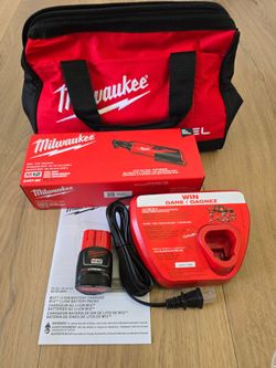 Milwaukee, M12 12V Lithium-Ion Cordless 3/8 in. Ratchet Kit