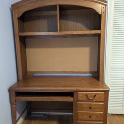Desk with removable hutch