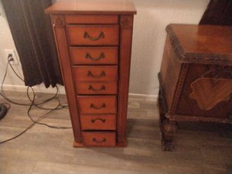 Jewelery box